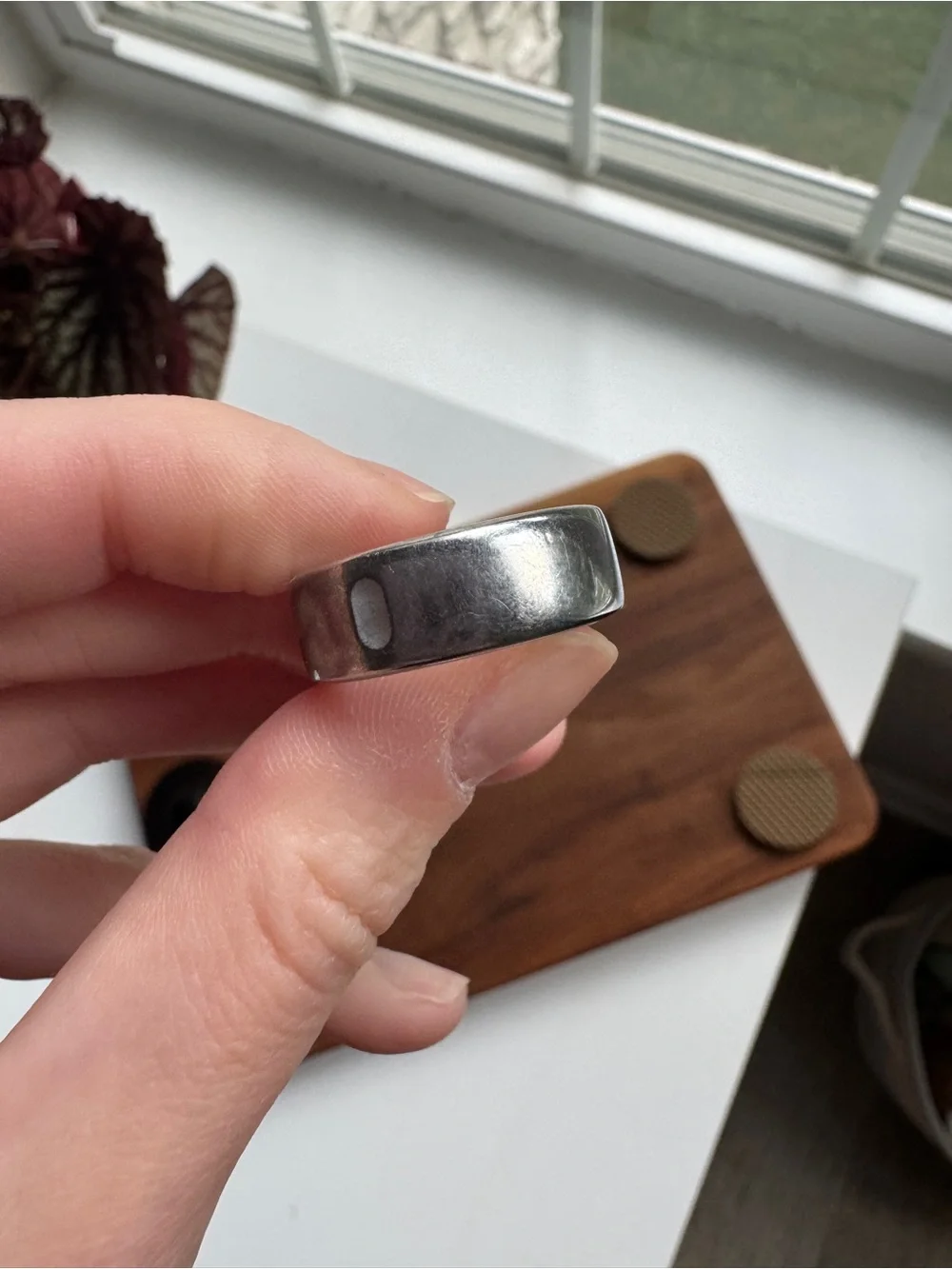 Oura ring gen 3 size 7 silver with charger